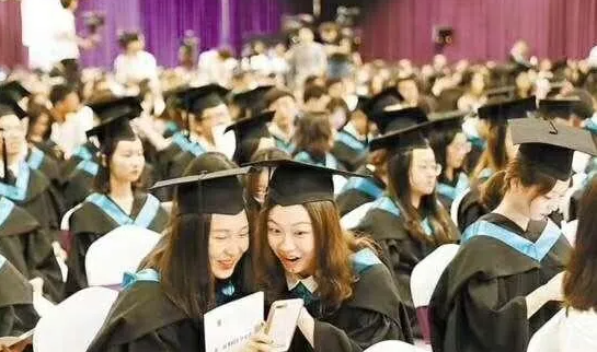 香港留學申請比內(nèi)地的優(yōu)勢在哪里呢？